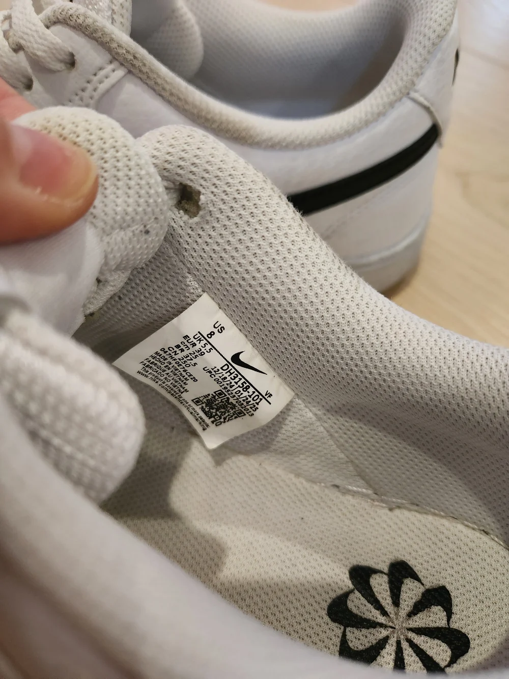 Nike classic low